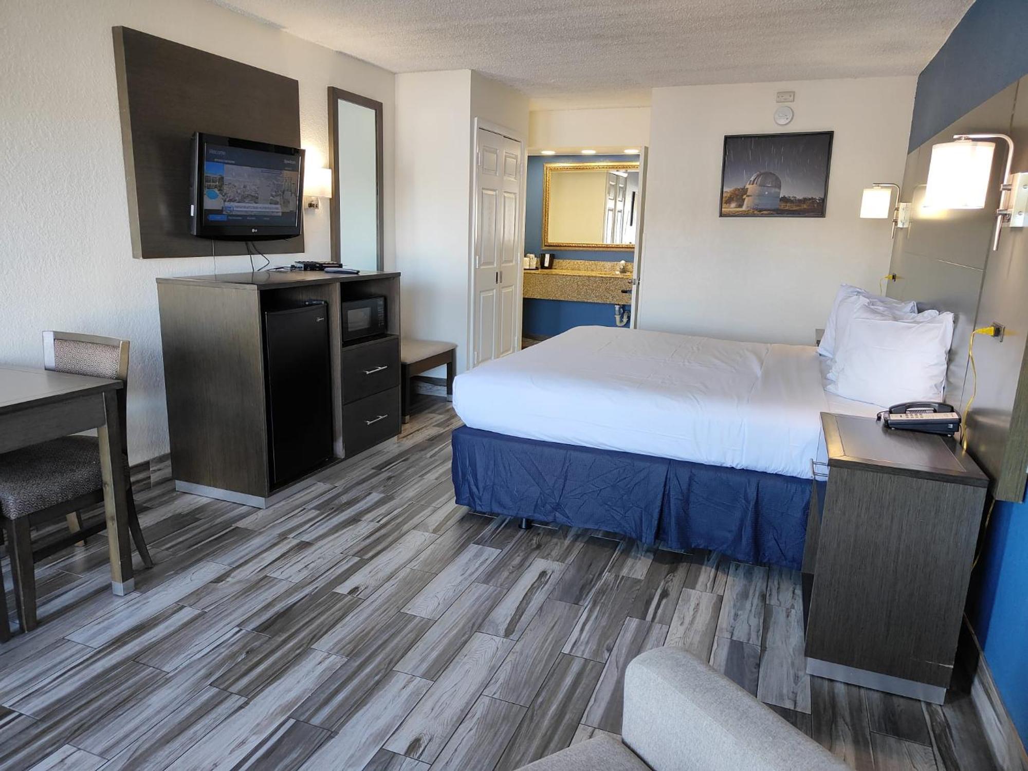 Baymont By Wyndham Orlando East Hotel Alafaya Exterior foto