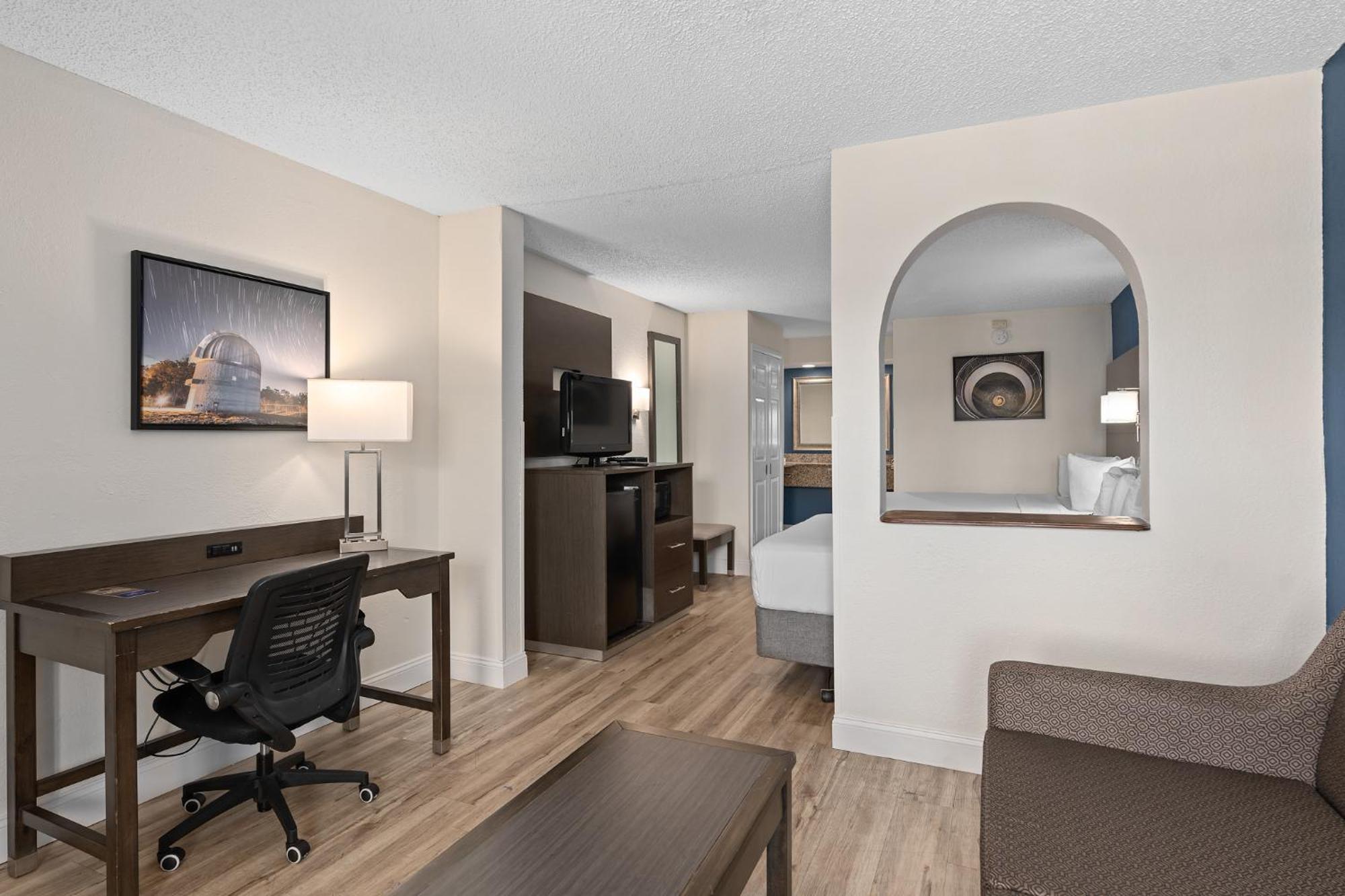 Baymont By Wyndham Orlando East Hotel Alafaya Exterior foto
