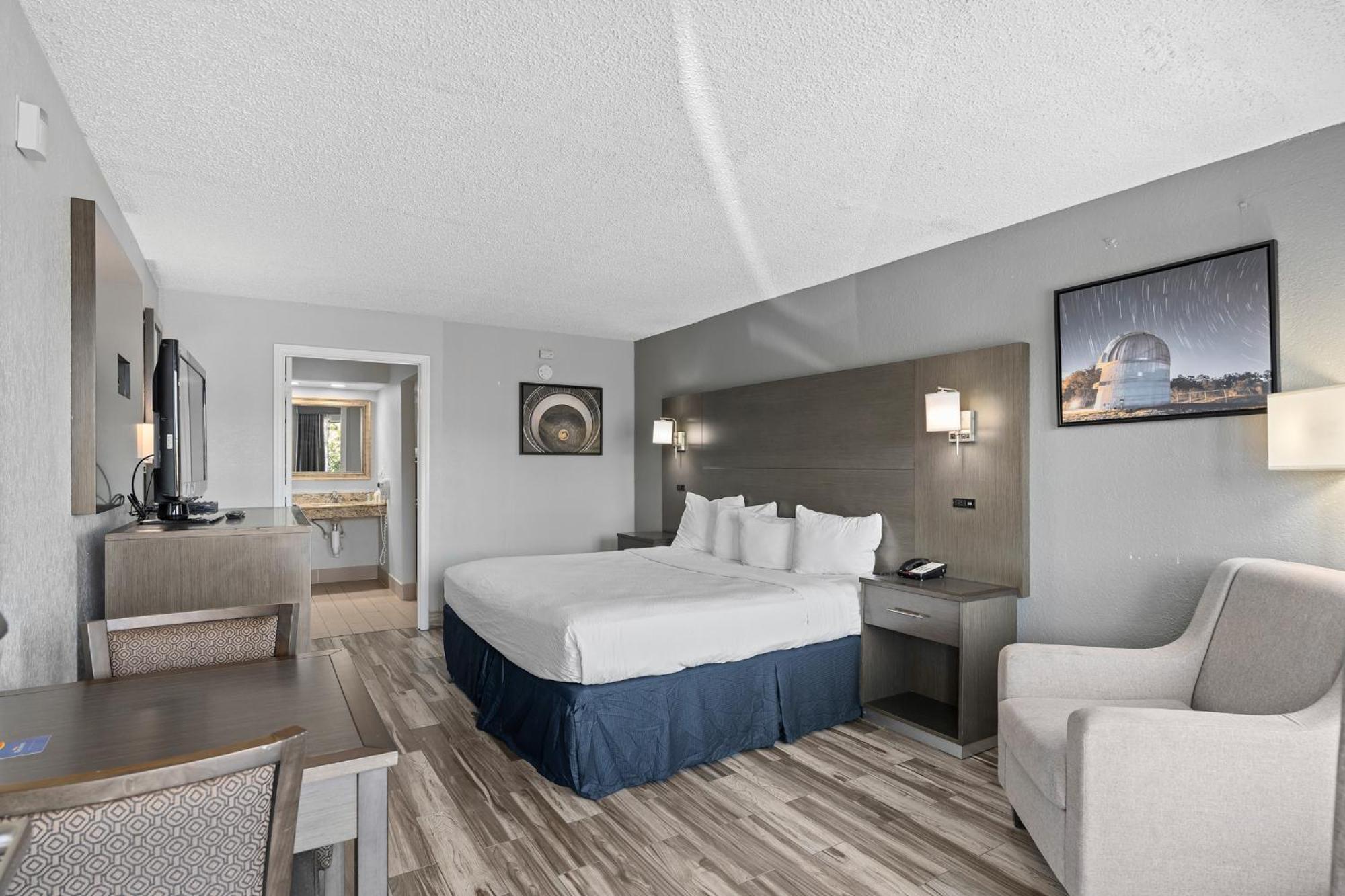 Baymont By Wyndham Orlando East Hotel Alafaya Exterior foto