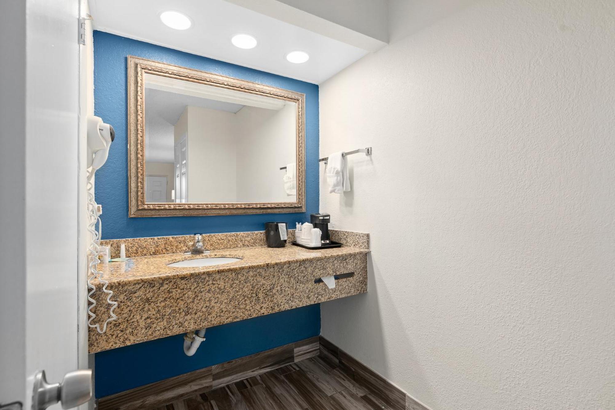 Baymont By Wyndham Orlando East Hotel Alafaya Exterior foto