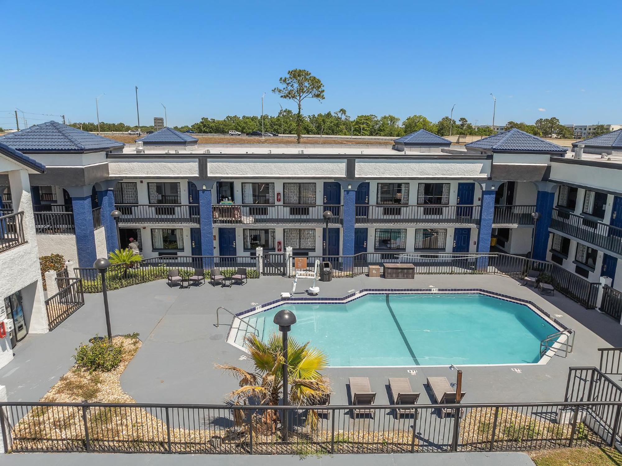Baymont By Wyndham Orlando East Hotel Alafaya Exterior foto