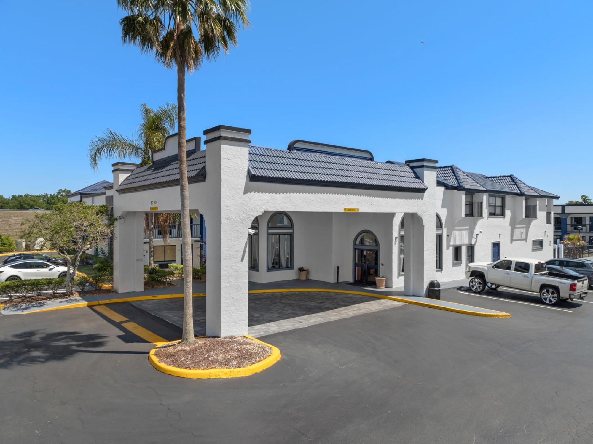 Baymont By Wyndham Orlando East Hotel Alafaya Exterior foto